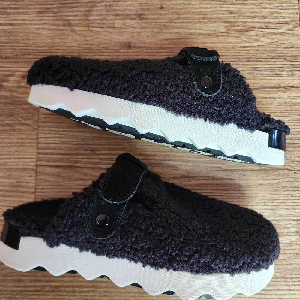 Size 9 - SOREL Viibe Black Faux Shearling Fuzzy Slip-On Shoes - Picture 10 of 14
